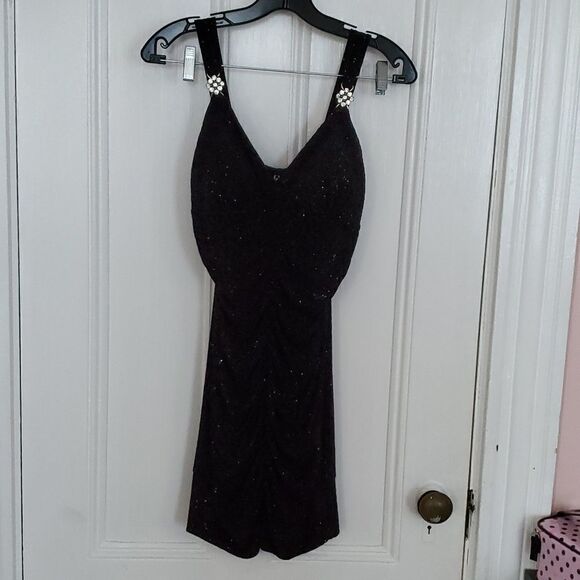 Cute Semi formal/cocktail dress - Picture 1 of 6